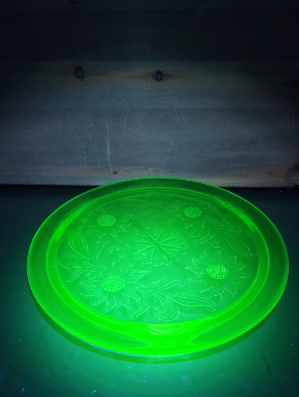 VTG. Jeannette Iraineum Glass Company, Green Pressed Glass Footed Cake Plate.